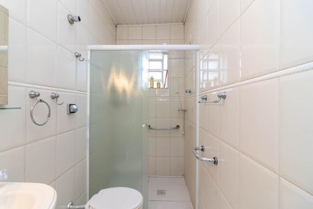 Casa à venda com 220m², 2 quartos e 1 vaga Casa à venda com 220m², 2 quartos e 1 vagaBanheiro