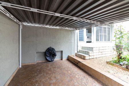 Casa à venda com 220m², 2 quartos e 1 vaga Casa à venda com 220m², 2 quartos e 1 vagaGaragem