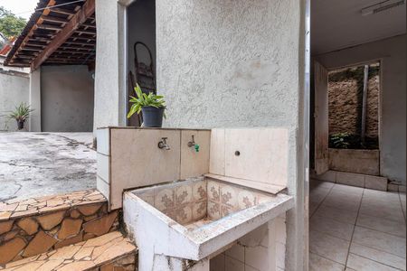 Casa à venda com 220m², 2 quartos e 1 vaga Casa à venda com 220m², 2 quartos e 1 vagaÁrea de Serviço