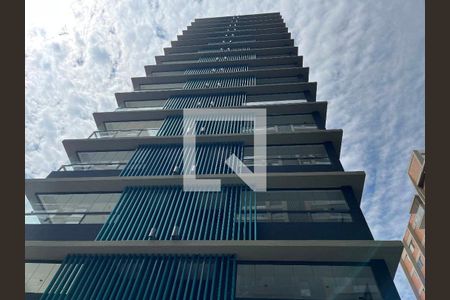 Apartamento à venda com 190m², 3 quartos e 1 vaga Apartamento à venda com 190m², 3 quartos e 1 vagaFachada