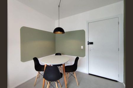 Sala  de apartamento para alugar com 2 quartos, 53m² em Jardim Lindóia, Porto Alegre