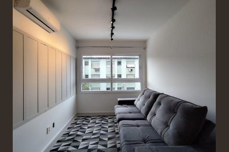 Sala  de apartamento para alugar com 2 quartos, 53m² em Jardim Lindóia, Porto Alegre