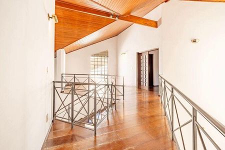 Casa à venda com 253m², 3 quartos e 4 vagas