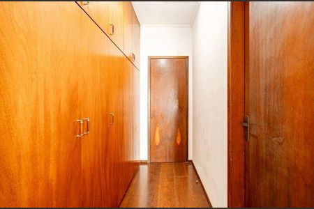 Casa à venda com 253m², 3 quartos e 4 vagas