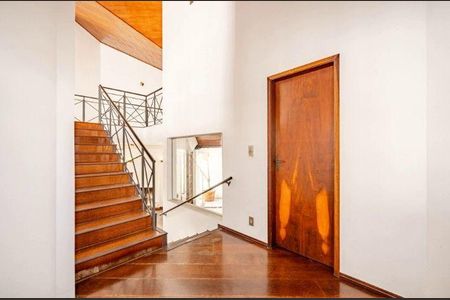 Casa à venda com 253m², 3 quartos e 4 vagas