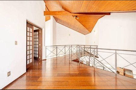 Casa à venda com 253m², 3 quartos e 4 vagas
