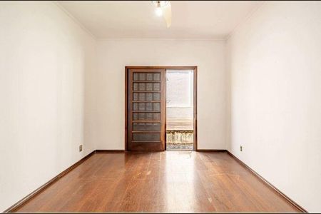 Casa à venda com 253m², 3 quartos e 4 vagas