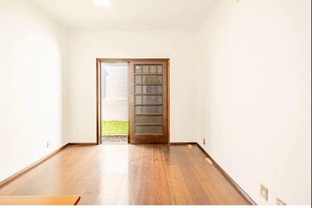 Casa à venda com 253m², 3 quartos e 4 vagas