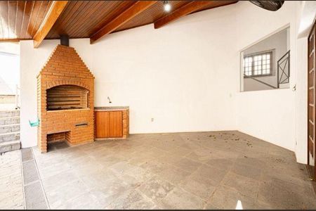 Casa à venda com 253m², 3 quartos e 4 vagas
