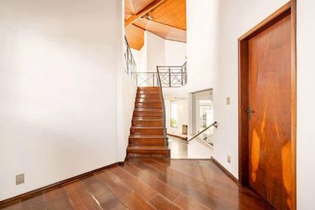 Casa à venda com 253m², 3 quartos e 4 vagas