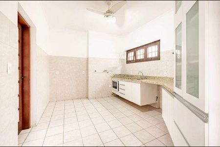 Casa à venda com 253m², 3 quartos e 4 vagas