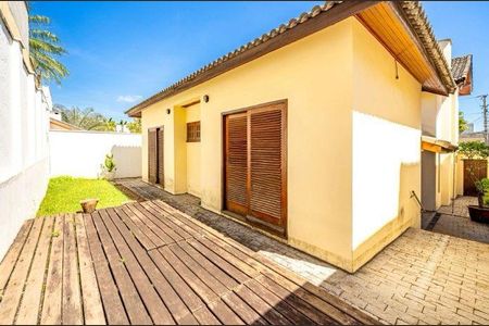 Casa à venda com 253m², 3 quartos e 4 vagas