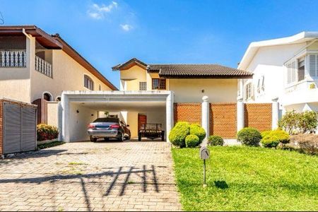 Casa à venda com 253m², 3 quartos e 4 vagas