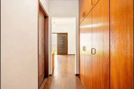 Casa à venda com 253m², 3 quartos e 4 vagas