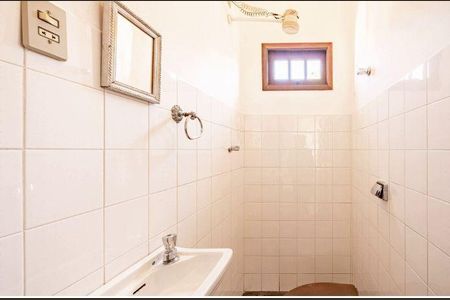 Casa à venda com 253m², 3 quartos e 4 vagas