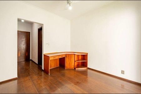 Casa à venda com 253m², 3 quartos e 4 vagas