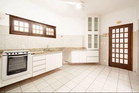 Casa à venda com 253m², 3 quartos e 4 vagas