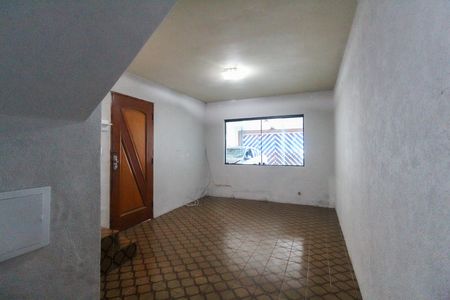 Sala de casa para alugar com 2 quartos, 250m² em Jardim Romano, São Paulo
