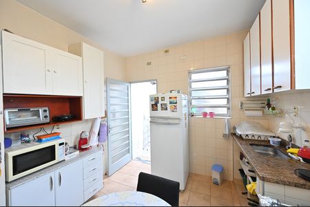Casa para alugar com 100m², 2 quartos e 2 vagasCozinha