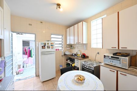 Casa para alugar com 100m², 2 quartos e 2 vagasCozinha