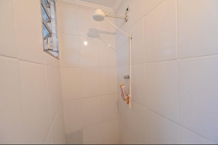 Casa para alugar com 100m², 2 quartos e 2 vagasBanheiro de serviço