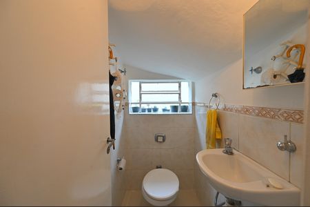 Casa para alugar com 100m², 2 quartos e 2 vagasLavabo