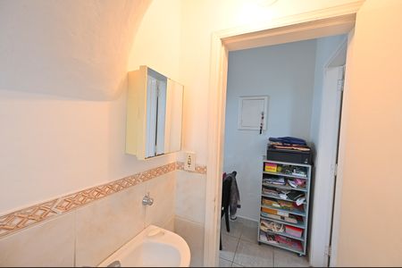 Casa para alugar com 100m², 2 quartos e 2 vagasLavabo