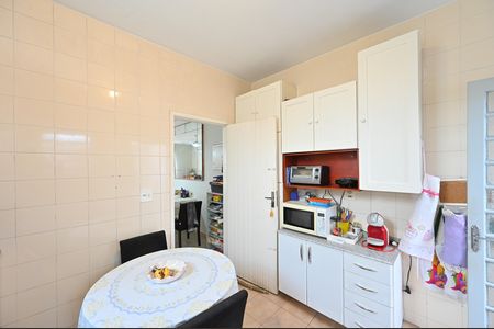 Casa para alugar com 100m², 2 quartos e 2 vagasCozinha