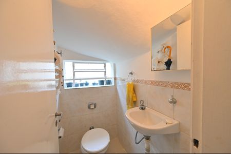 Casa para alugar com 100m², 2 quartos e 2 vagasLavabo
