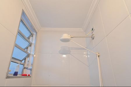 Casa para alugar com 100m², 2 quartos e 2 vagasBanheiro de serviço