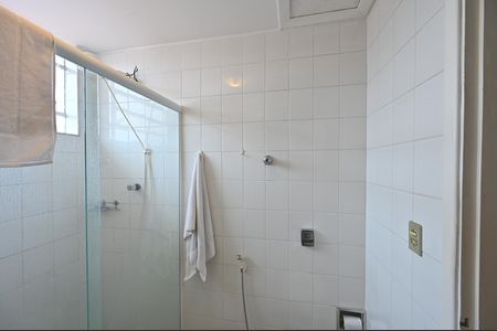 Casa para alugar com 100m², 2 quartos e 2 vagasBanheiro Social