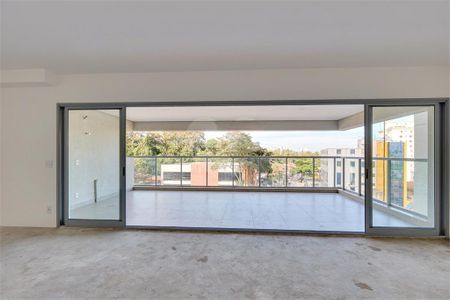 Apartamento à venda com 3 quartos, 155m² em Vila Sofia, São Paulo