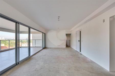 Apartamento à venda com 3 quartos, 155m² em Vila Sofia, São Paulo