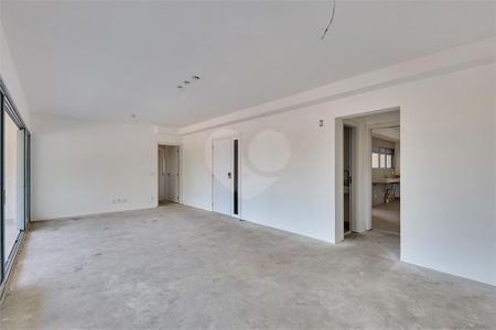 Apartamento à venda com 3 quartos, 155m² em Vila Sofia, São Paulo