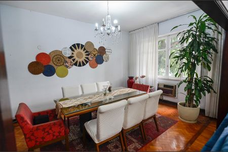 Apartamento para alugar com 150m², 3 quartos e sem vagaSala