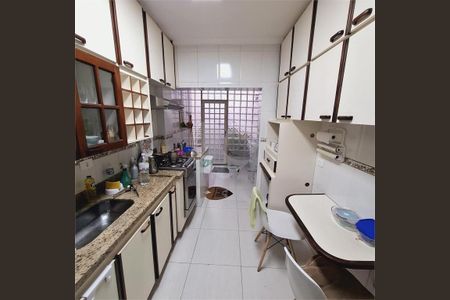 Casa à venda com 3 quartos, 156m² em Cidade Dutra, São Paulo