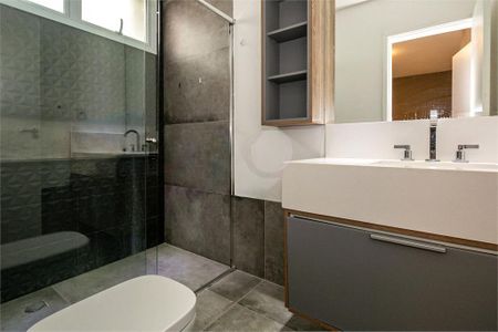 Casa à venda com 3 quartos, 169m² em Campo Belo, São Paulo