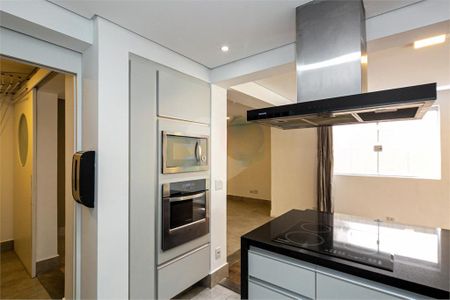 Casa à venda com 3 quartos, 169m² em Campo Belo, São Paulo
