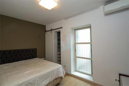 Casa à venda com 169m², 3 quartos e 3 vagas