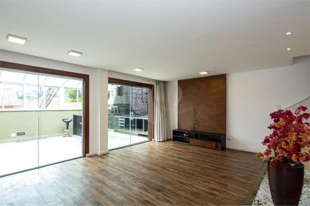 Casa à venda com 3 quartos, 169m² em Campo Belo, São Paulo