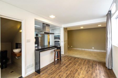 Casa à venda com 169m², 3 quartos e 3 vagas