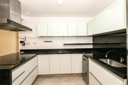 Casa à venda com 169m², 3 quartos e 3 vagas