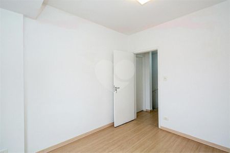 Casa à venda com 169m², 3 quartos e 3 vagas