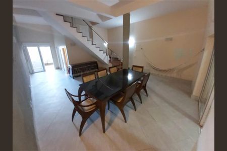 Casa à venda com 4 quartos, 450m² em Vila Santa Maria, São Paulo