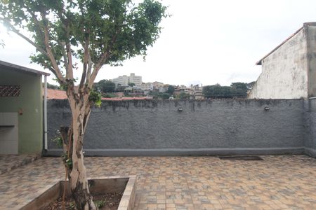 Casa para alugar com 146m², 3 quartos e 5 vagasQuintal