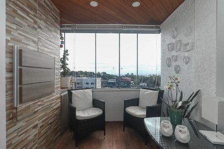 Apartamento à venda com 77m², 2 quartos e 1 vagaSala