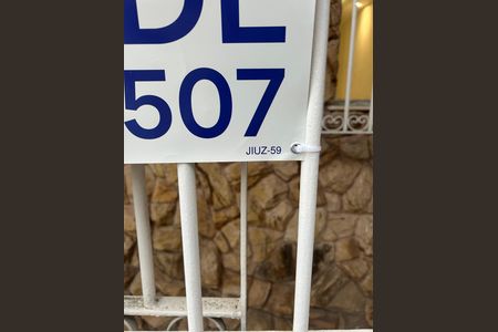 Casa de condomínio à venda com 200m², 3 quartos e 1 vaga