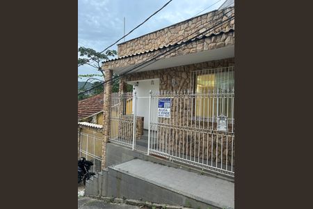 Casa de condomínio à venda com 200m², 3 quartos e 1 vaga