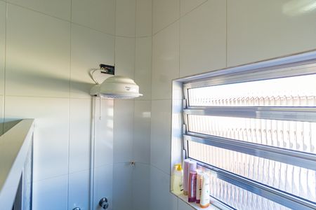 Casa à venda com 112m², 3 quartos e 2 vagas Casa à venda com 112m², 3 quartos e 2 vagasDetalhe - Banheiro
