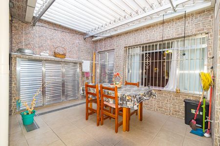 Casa à venda com 112m², 3 quartos e 2 vagas Casa à venda com 112m², 3 quartos e 2 vagasQuintal
